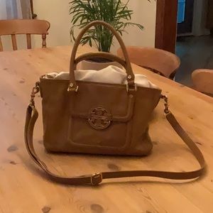 Tory Burch Shoulder Bag in Cognac Leather